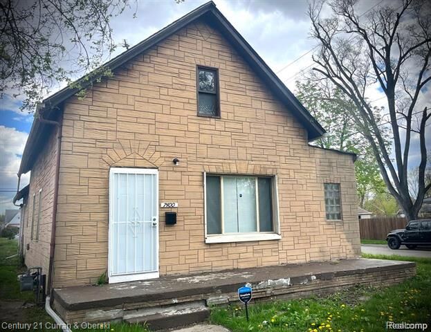 Property Photo: 7400 Mansfield Street MI 48228