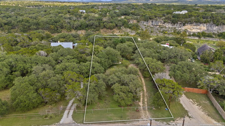 Property Photo:  1265 Comanche Path  TX 78003 