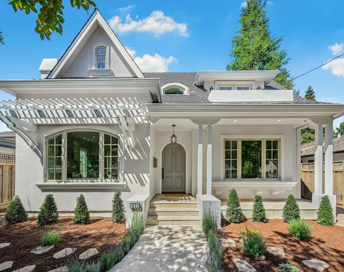 Property Photo:  1021 Fife Avenue  CA 94301 