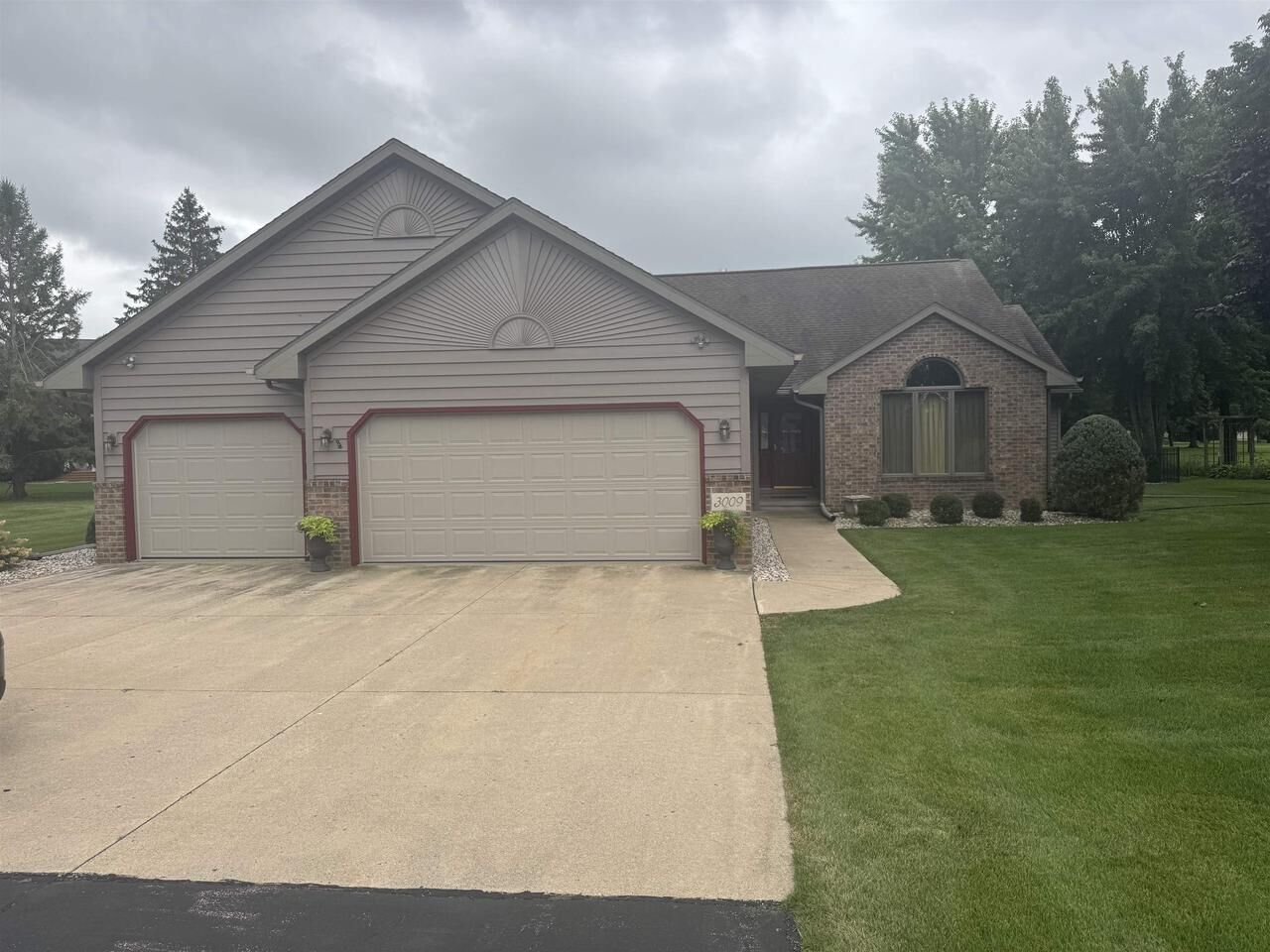 Property Photo: 3009 Woodridge Drive WI 54904