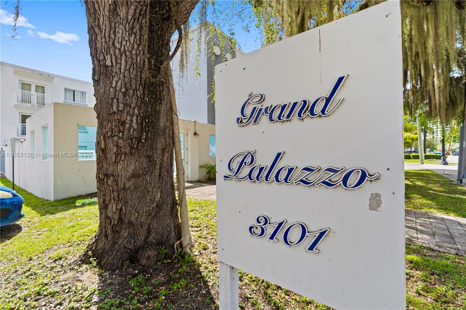 Property Photo: 3101 SW 27th Ave 102 FL 33133