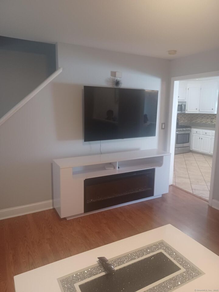 Property Photo:  50 Hortense Street  CT 06614 
