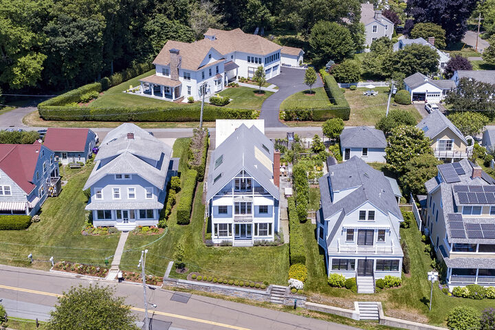 Property Photo:  33 Seaview Avenue  CT 06443 