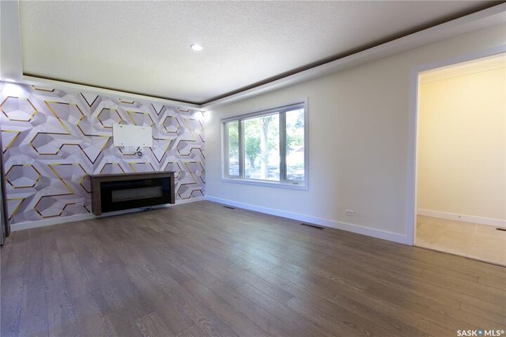 Property Photo:  2475 Francis Street  SK S4N 2R1 