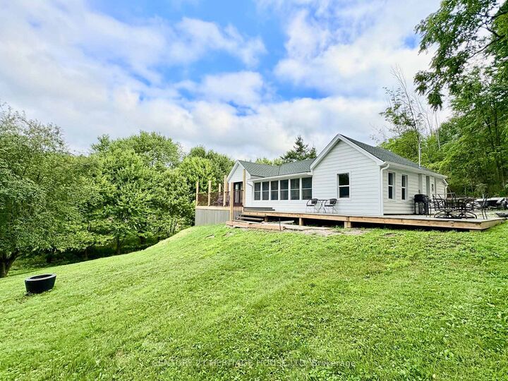 Property Photo: 3490 Waneeta Drive ON N5H 2R2