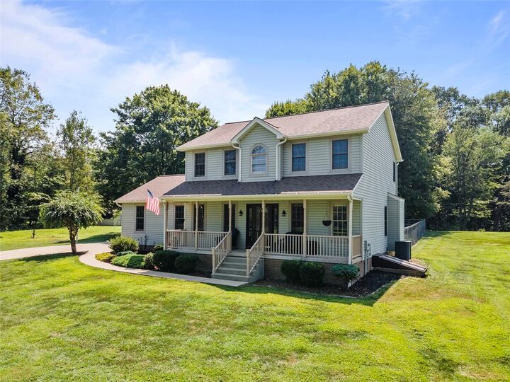 Property Photo:  285 Pleasantview  PA 15059 