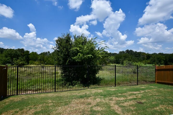 Property Photo:  341 Gaida Loop  TX 78628 