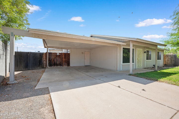 Property Photo: 4007 S Potter Drive AZ 85282