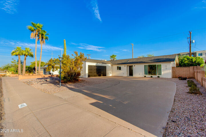 6537 E Palm Lane  Scottsdale AZ 85257 photo