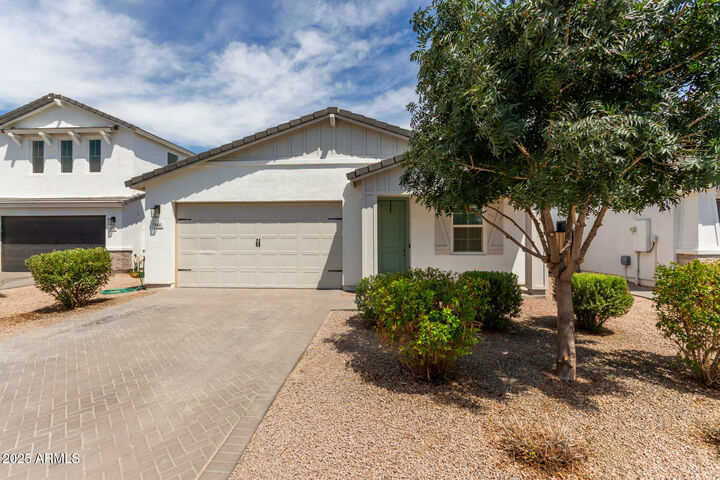 584 E Hazelnut Lane  San Tan Valley AZ 85140 photo