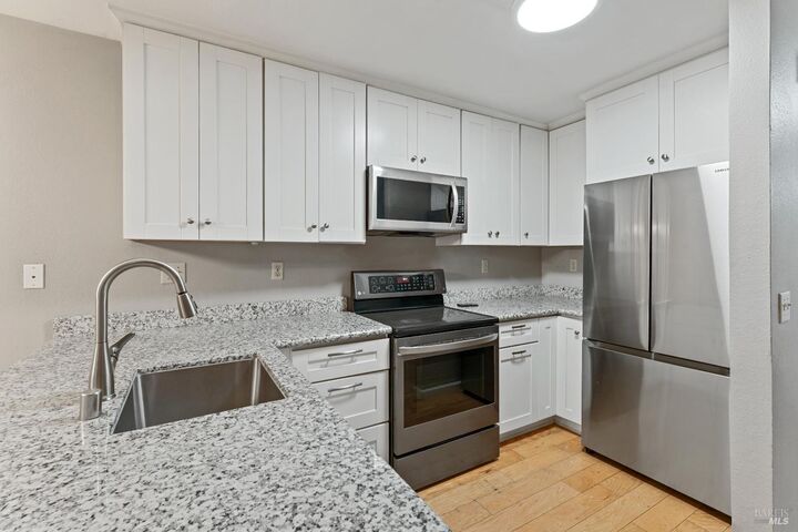 Property Photo:  164 N Dutton Avenue  CA 95401 