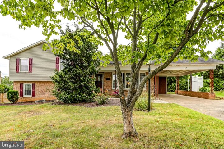 Property Photo: 17 W Shore Drive PA 17011