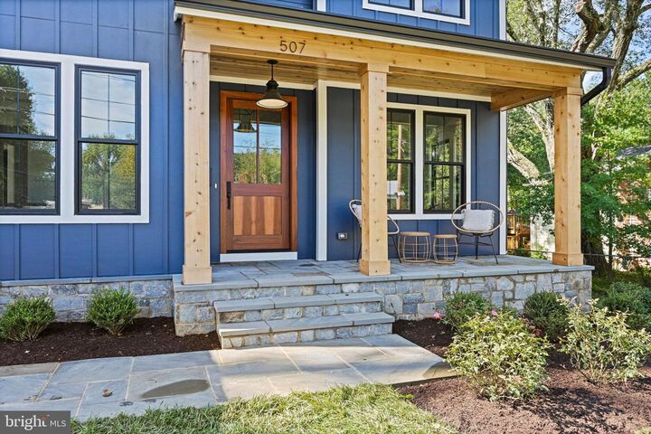 Property Photo:  507 Kramer Drive SE  VA 22180 