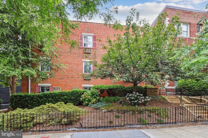 Property Photo:  513 12th Street NE 3  DC 20002 