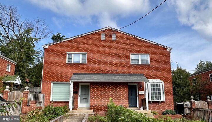 133 E Taylor Run Parkway  Alexandria VA 22314 photo