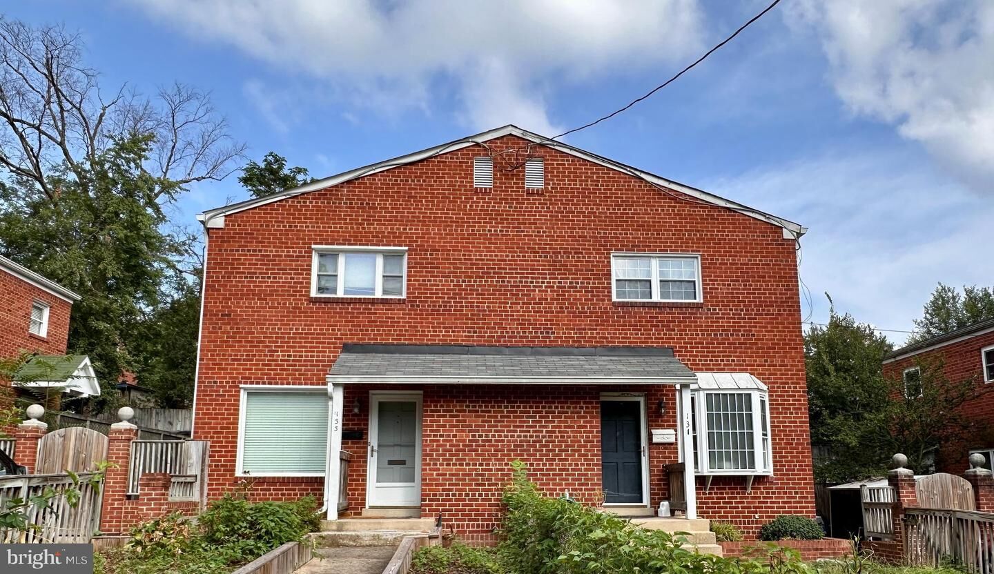 Property Photo: 133 E Taylor Run Parkway VA 22314
