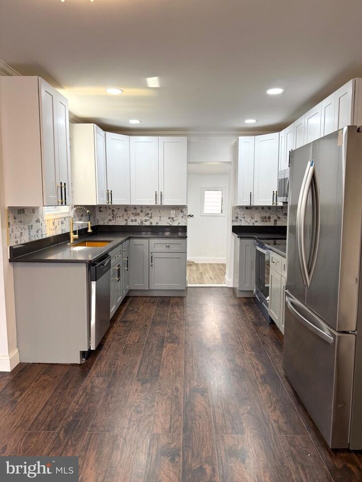 6824 Rodney Street  Philadelphia PA 19138 photo
