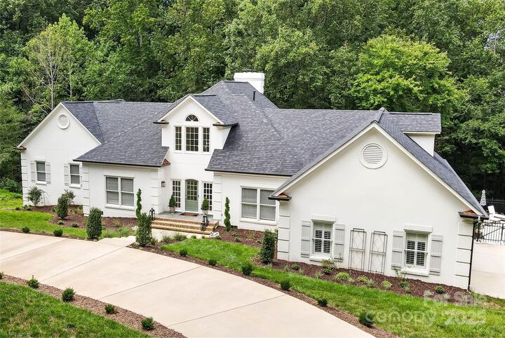 Property Photo: 9522 Greyson Heights Drive NC 28277