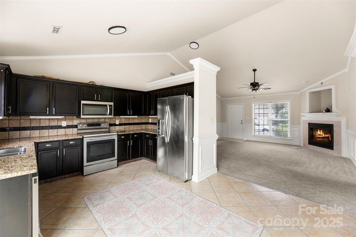 Property Photo:  1433 Winthrop Lane  NC 28110 