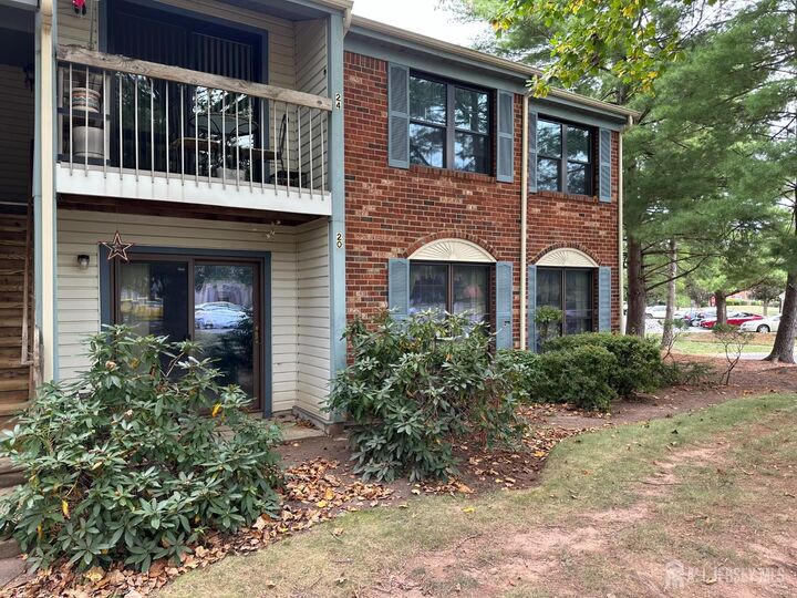 20 Crabapple Lane  Franklin Twsp NJ 08823 photo