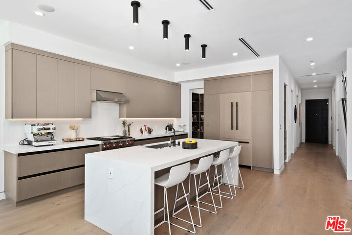 Property Photo:  714 N La Jolla Ave  CA 90046 