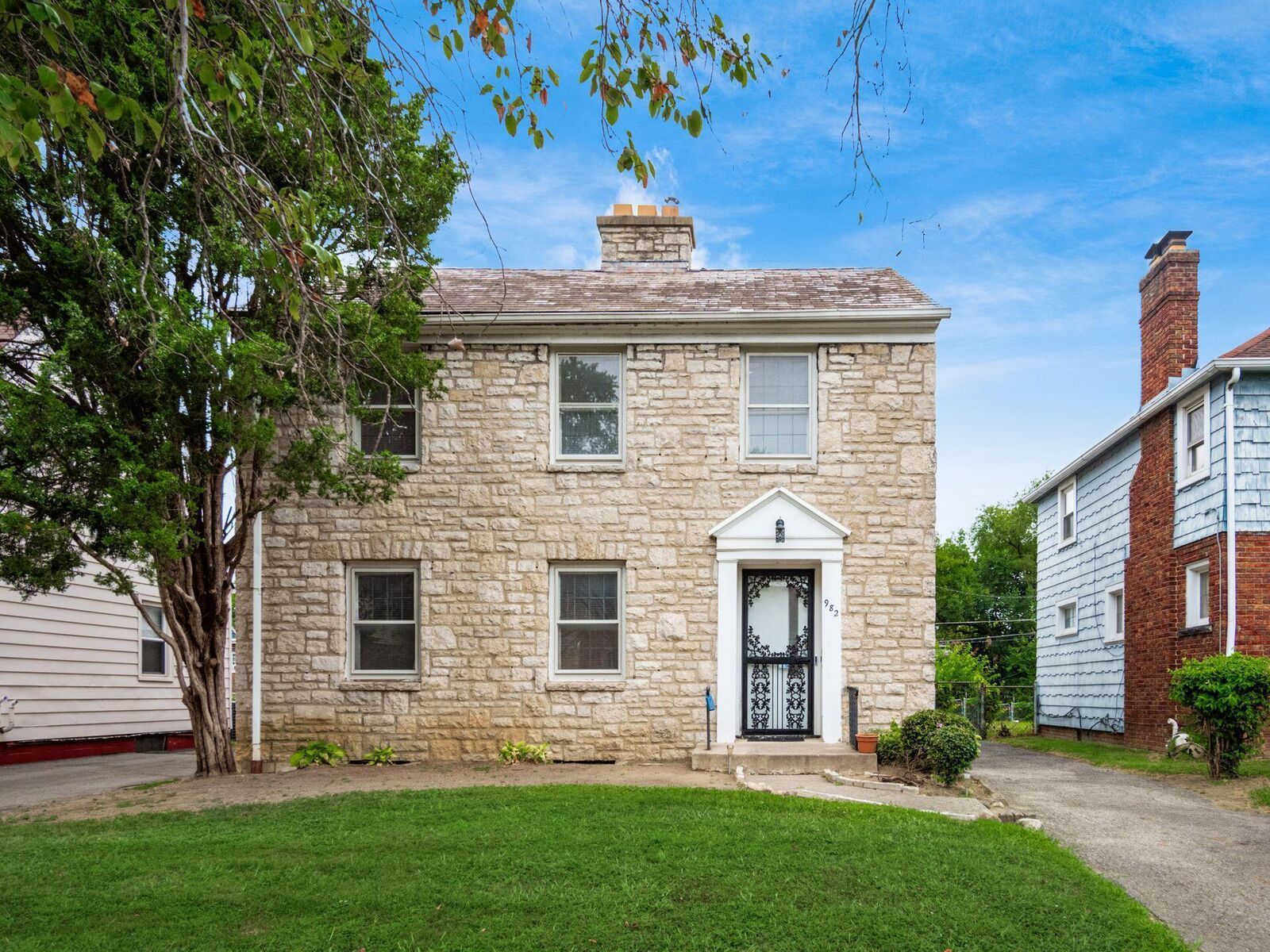 Property Photo: 982 Kelton Avenue OH 43206
