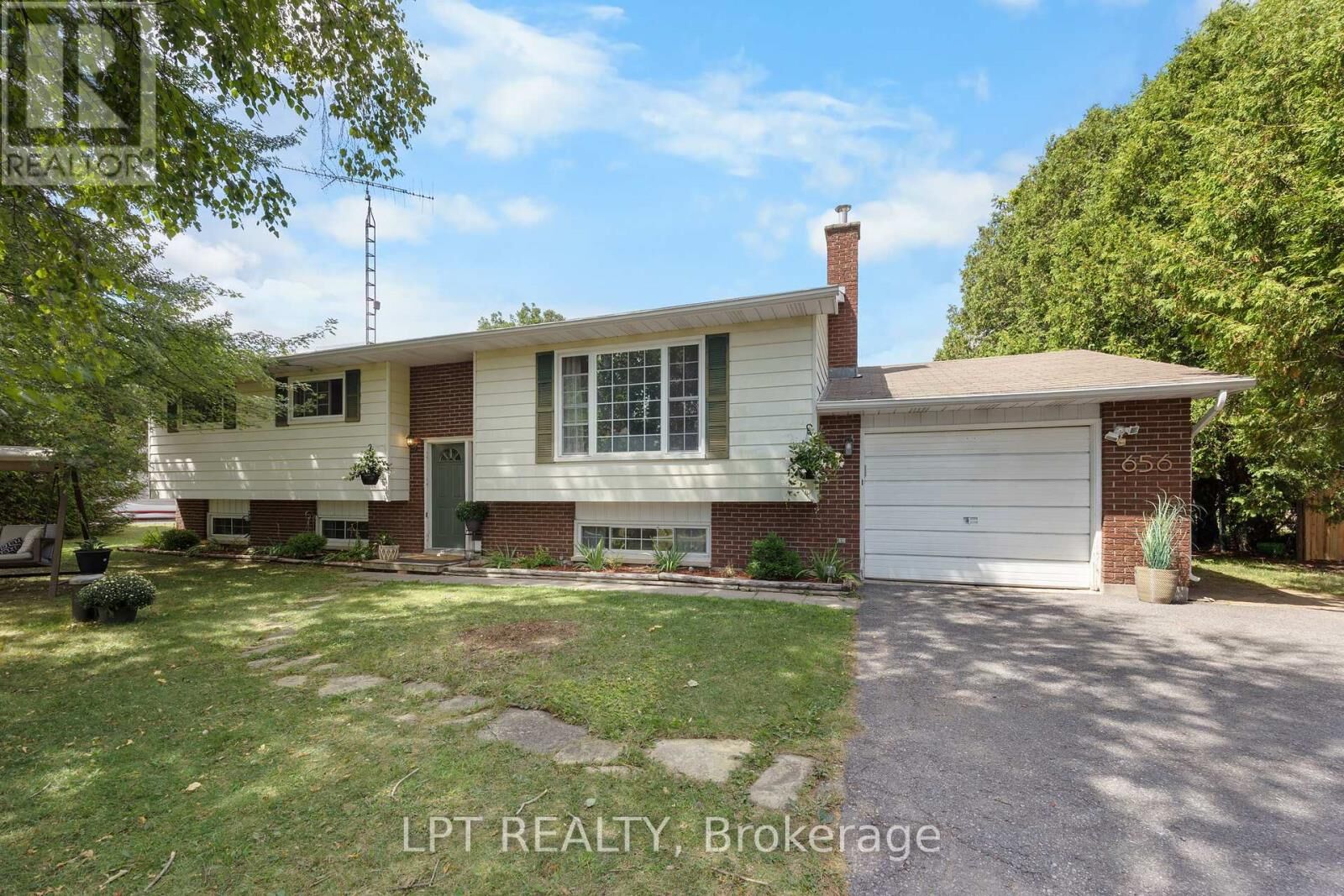 Property Photo:  656 Kitley 3 Line  ON K0G 1G0 