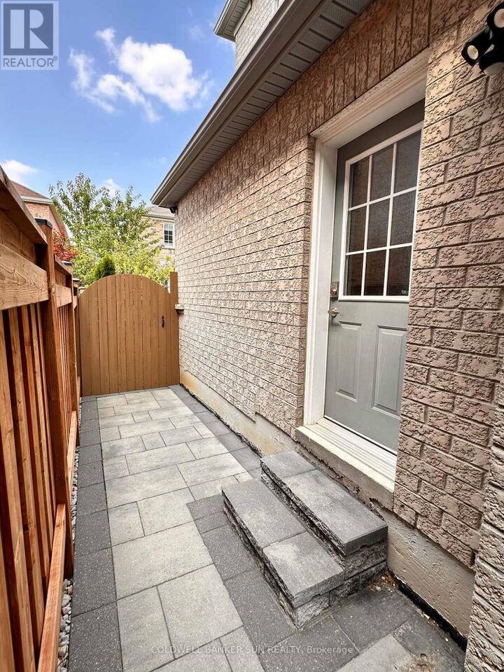 70 Rossi Drive  Vaughan (Vellore Village) ON L4H 3K7 photo