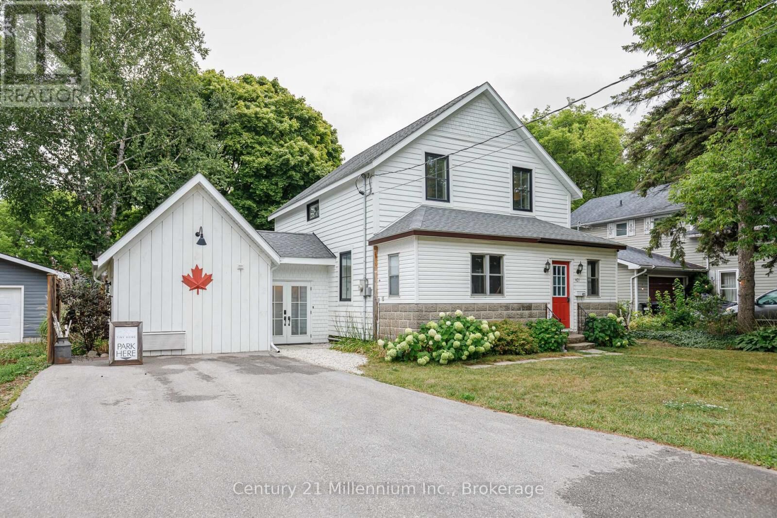 Property Photo: 421 Napier Street ON L9Y 3T8