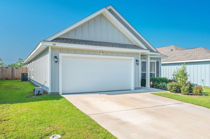 Property Photo: 109 Blooming Cove FL 32539
