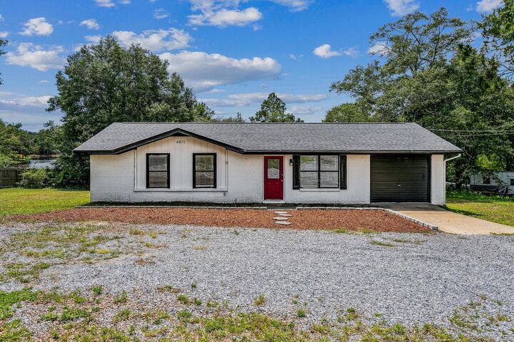 Property Photo:  6071 Sonny Lane  FL 32539 