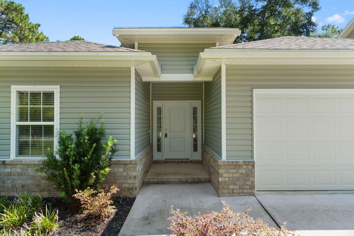 Property Photo:  513 Johnson Street  FL 32580 