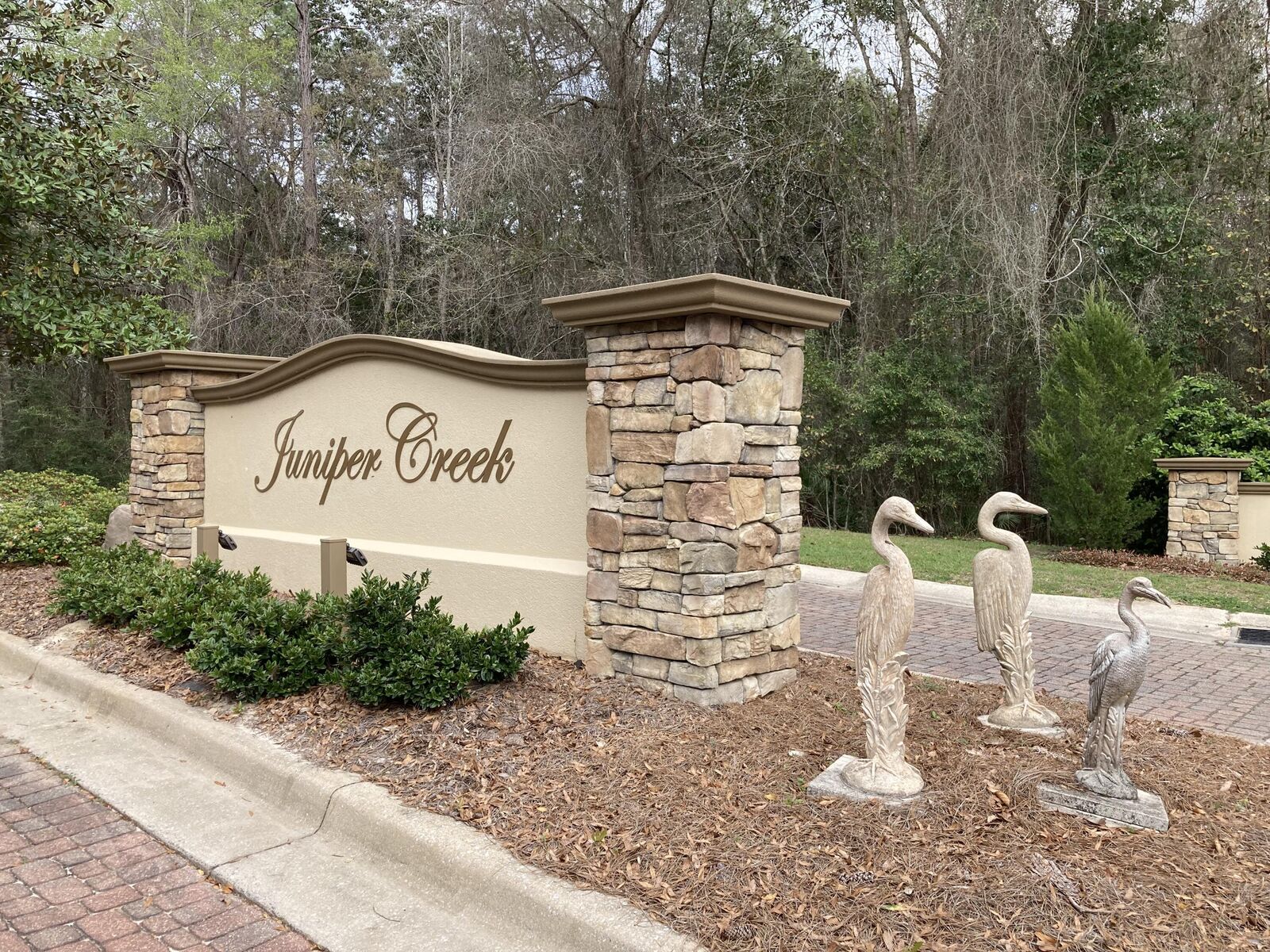 Property Photo: 4567 Pfitzer Circle FL 32536