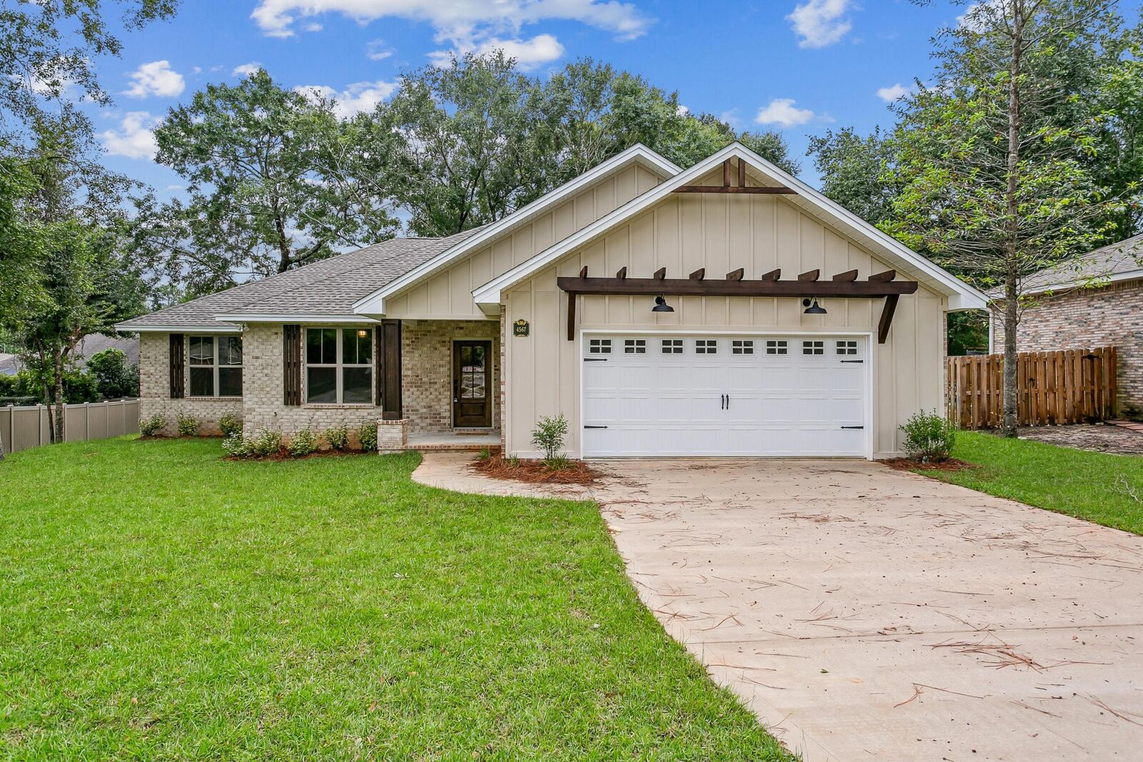 Property Photo:  4567 Pfitzer Circle  FL 32536 