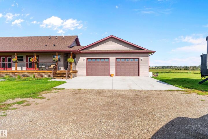 Property Photo: 1018 Twp Road 512 AB T7Y 2N6