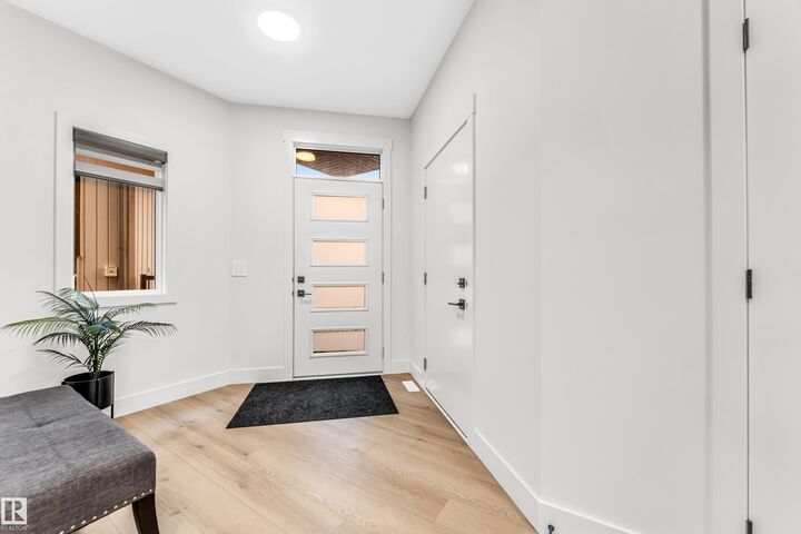 Property Photo:  42 Cerbat Crescent Crescent  AB T8H 2Z5 