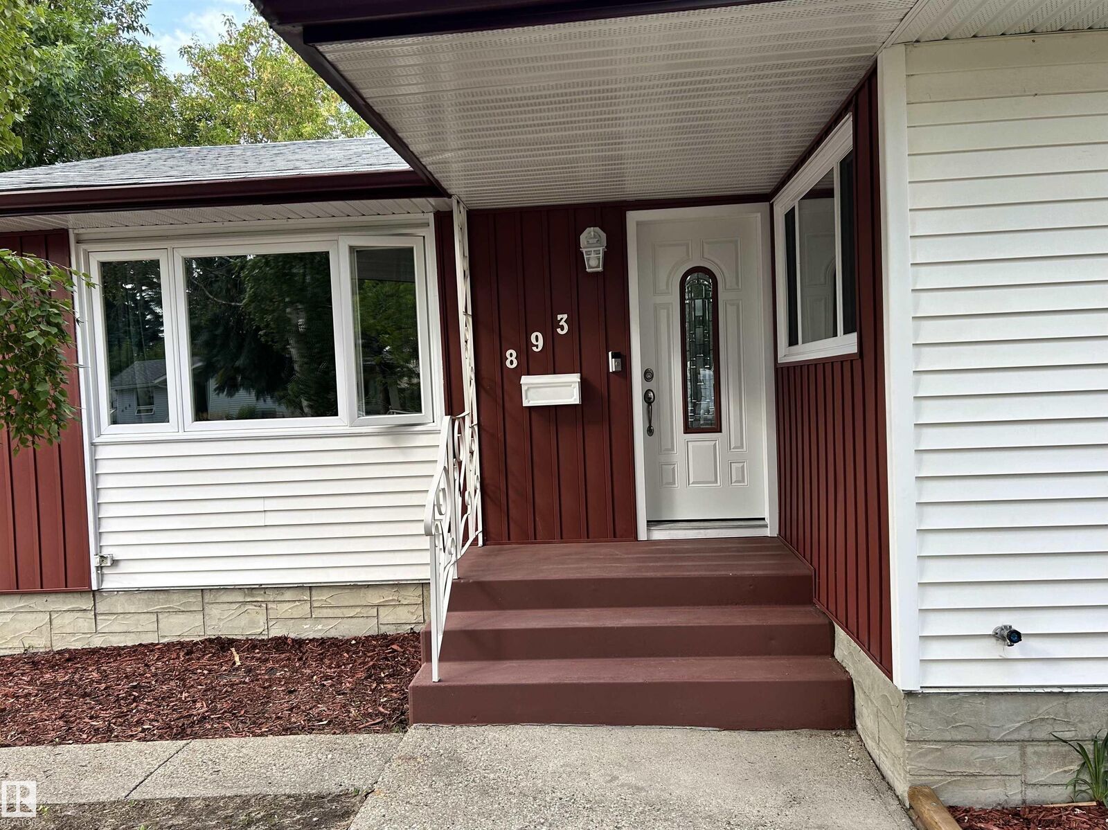 Property Photo: 893 Birch Avenue AB T8A 1X4