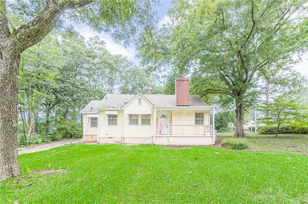 Property Photo: 739 N Greenwood Street GA 30240