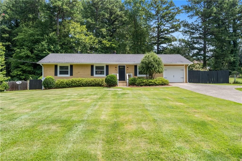 Property Photo: 3070 Mars Hill Church Road NW GA 30101