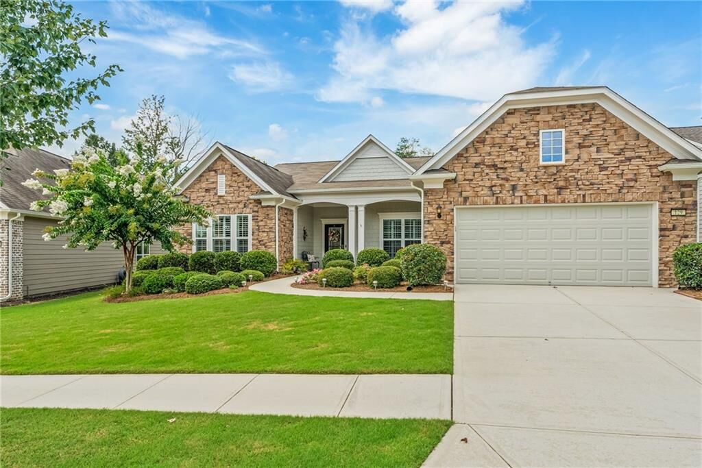 Property Photo: 129 Marigold Court GA 30223