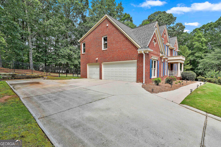 Property Photo: 230 Hedgewick Way GA 30290