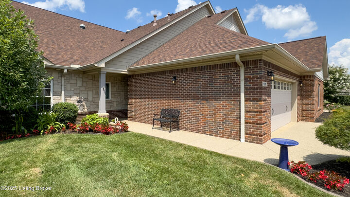 Property Photo:  11209 Falling Springs Dr  KY 40241 