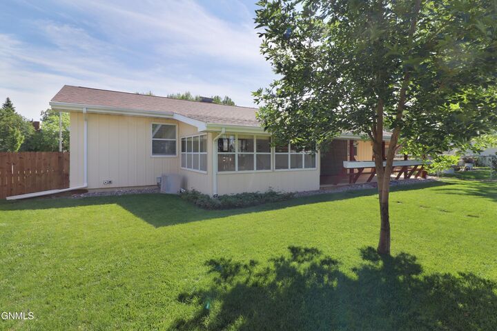 Property Photo:  2115 2nd Avenue E  ND 58801 