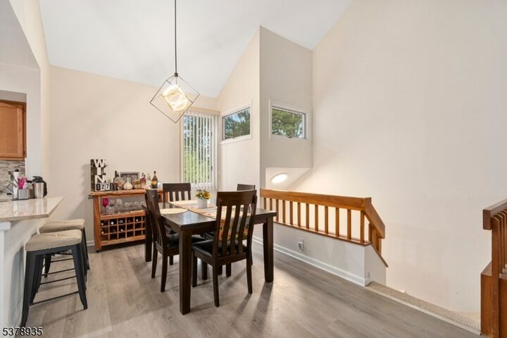 Property Photo:  10 Schofield Ct  NJ 07438 