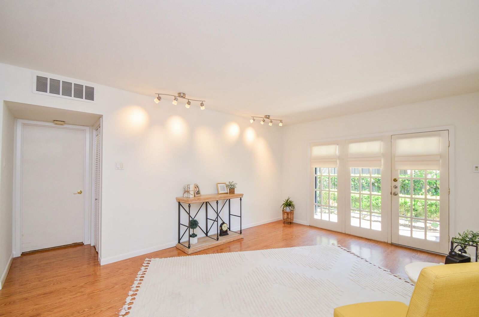 Property Photo: 2238 S Piney Point Road 108 TX 77063