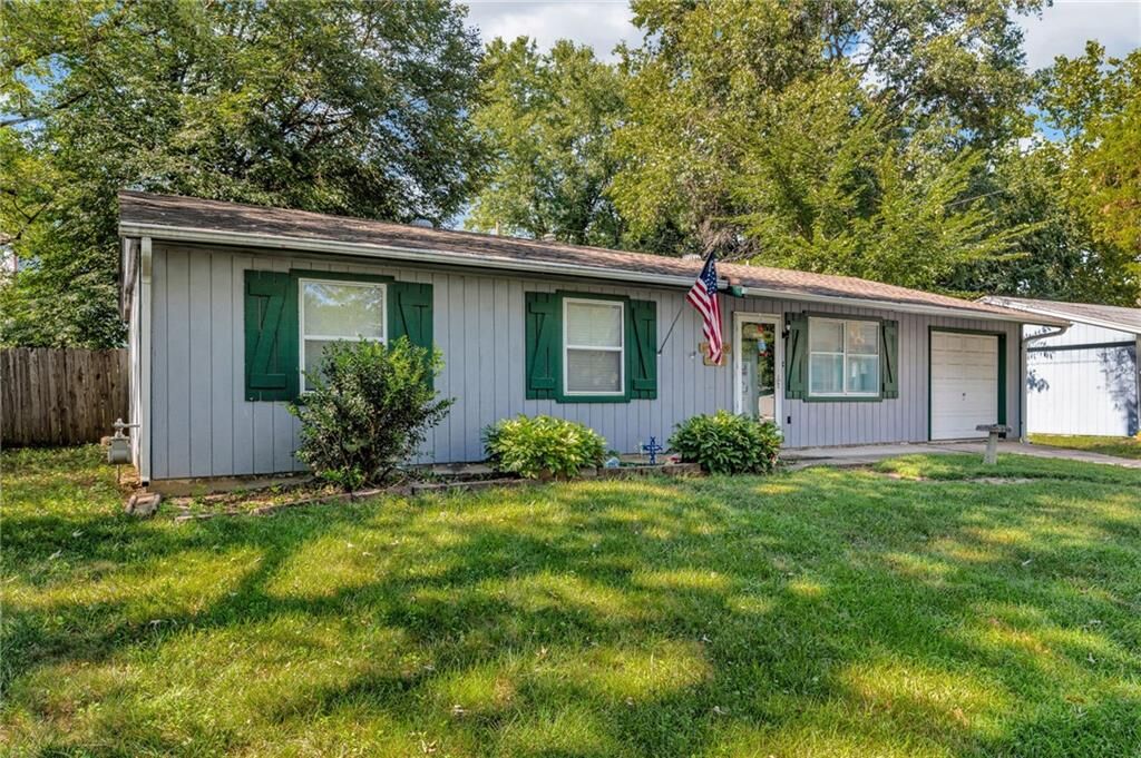 Property Photo:  2717 Ponderosa Drive  KS 66046 