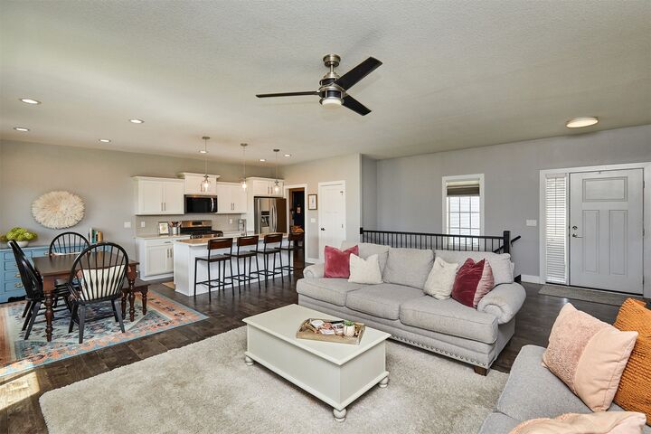 Property Photo: 9740 Larchwood Drive IA 50266