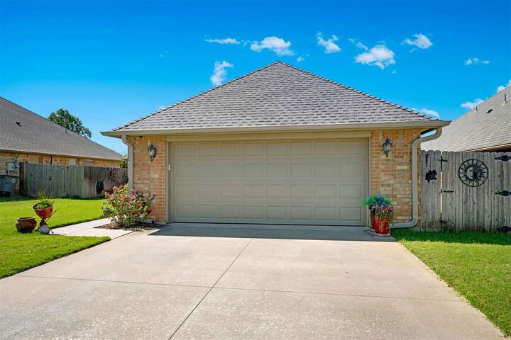 Property Photo: 6606 NW Euclid Ave OK 73505