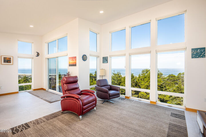 Property Photo: 1680 NW Lotus Lake Drive OR 97394