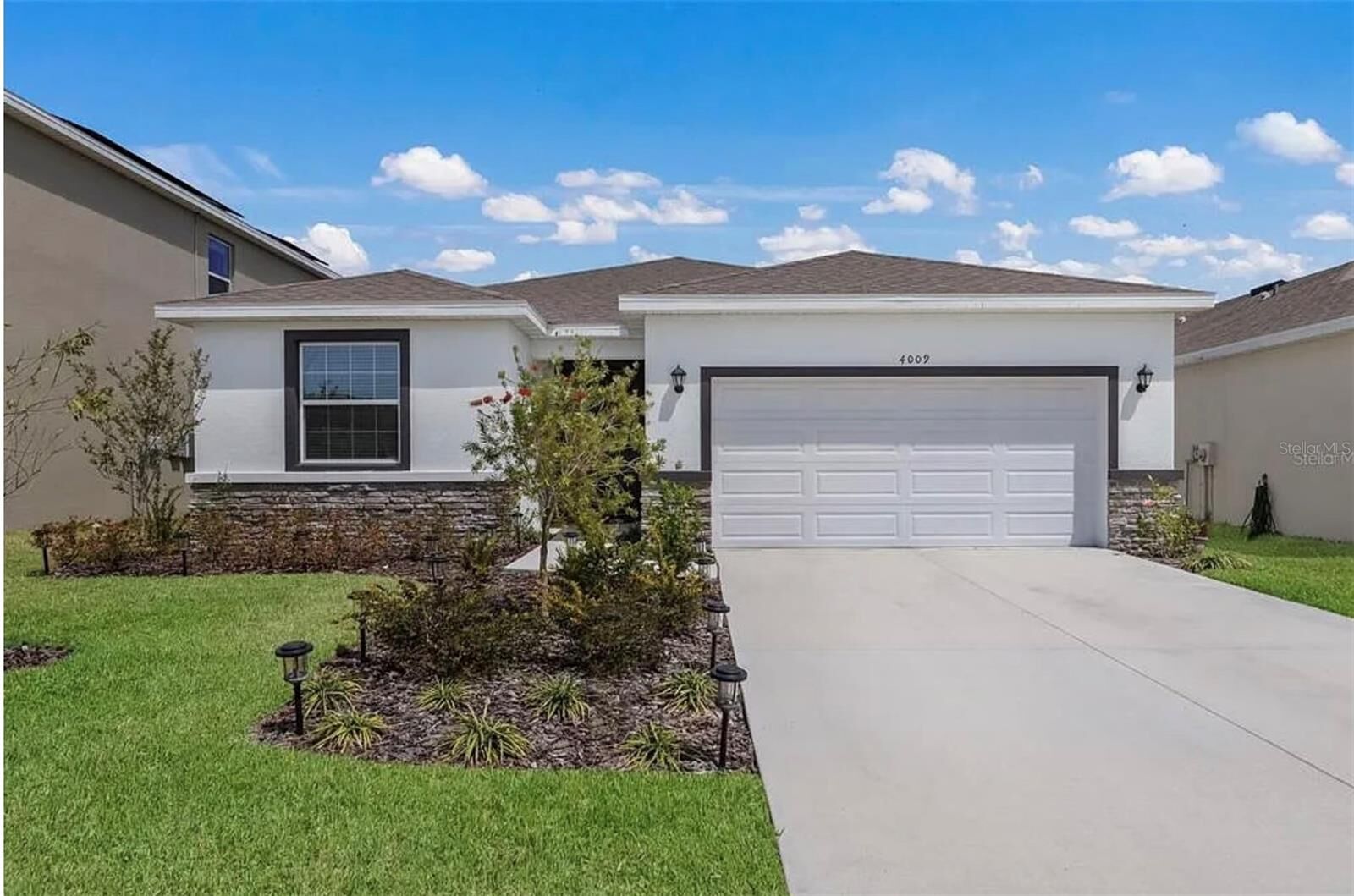 Property Photo: 4009 Lively Coral Place FL 34208